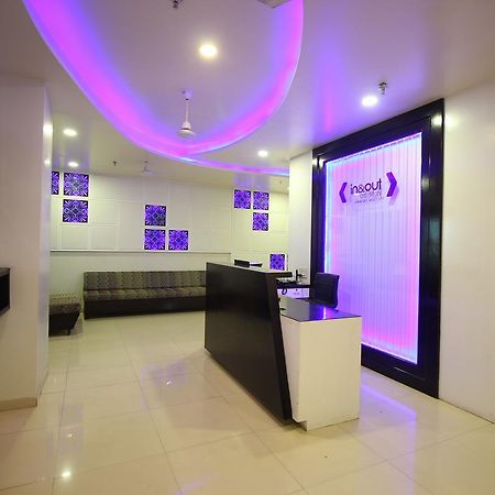 Jackpot Room In & Out Dormitory Ахмедабад Экстерьер фото